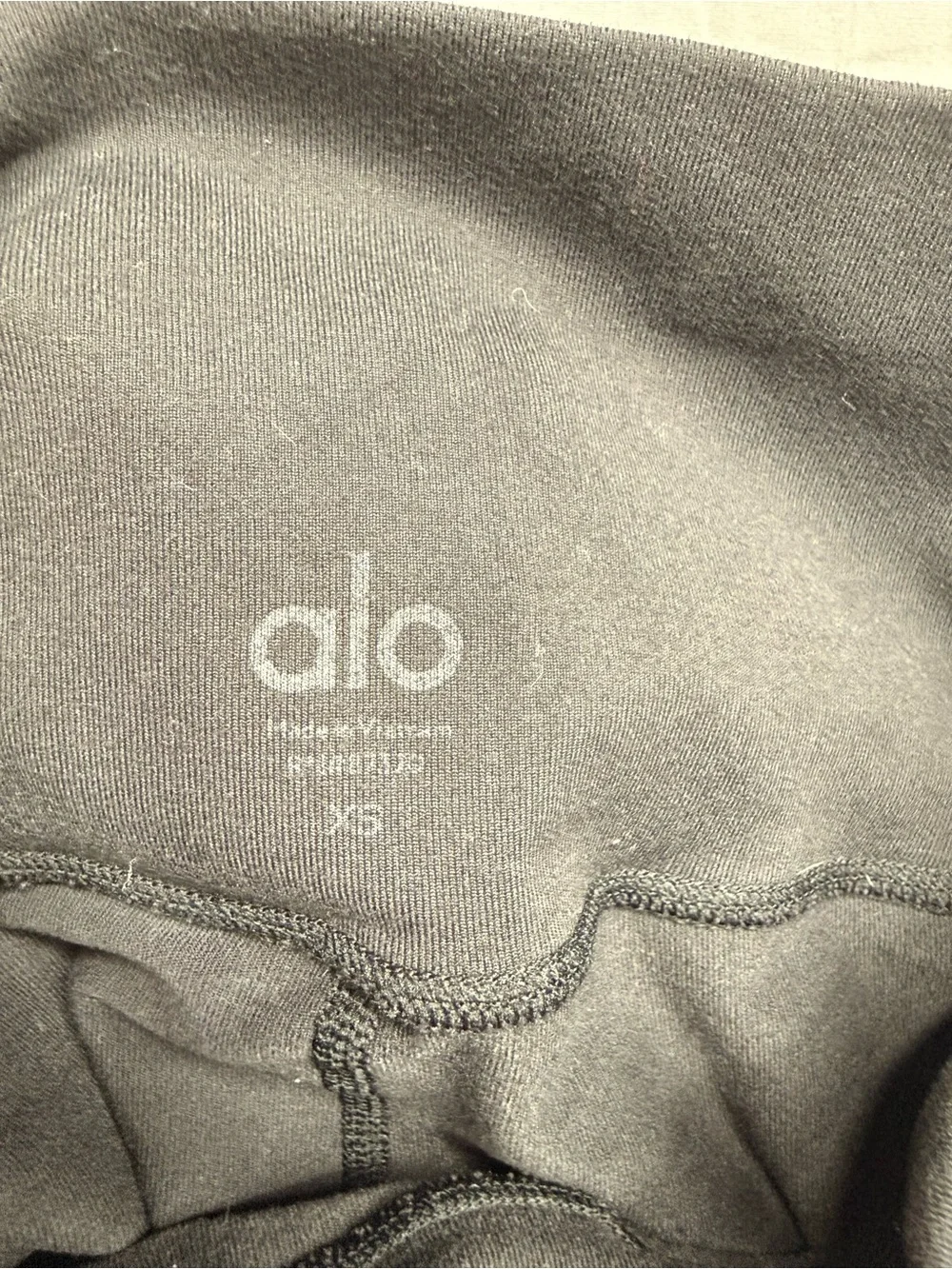 ALO Yoga sleek black